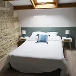 Au Pied De L'ile Oleron Holiday home *