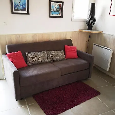 Au Pied De L'ile Oleron *